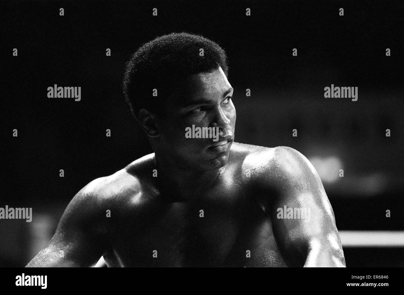 Muhammad Ali al suo campo di allenamento in anticipo la sua lotta con Richard Dunn a Monaco di Baviera. 23 Maggio 1976 Foto Stock