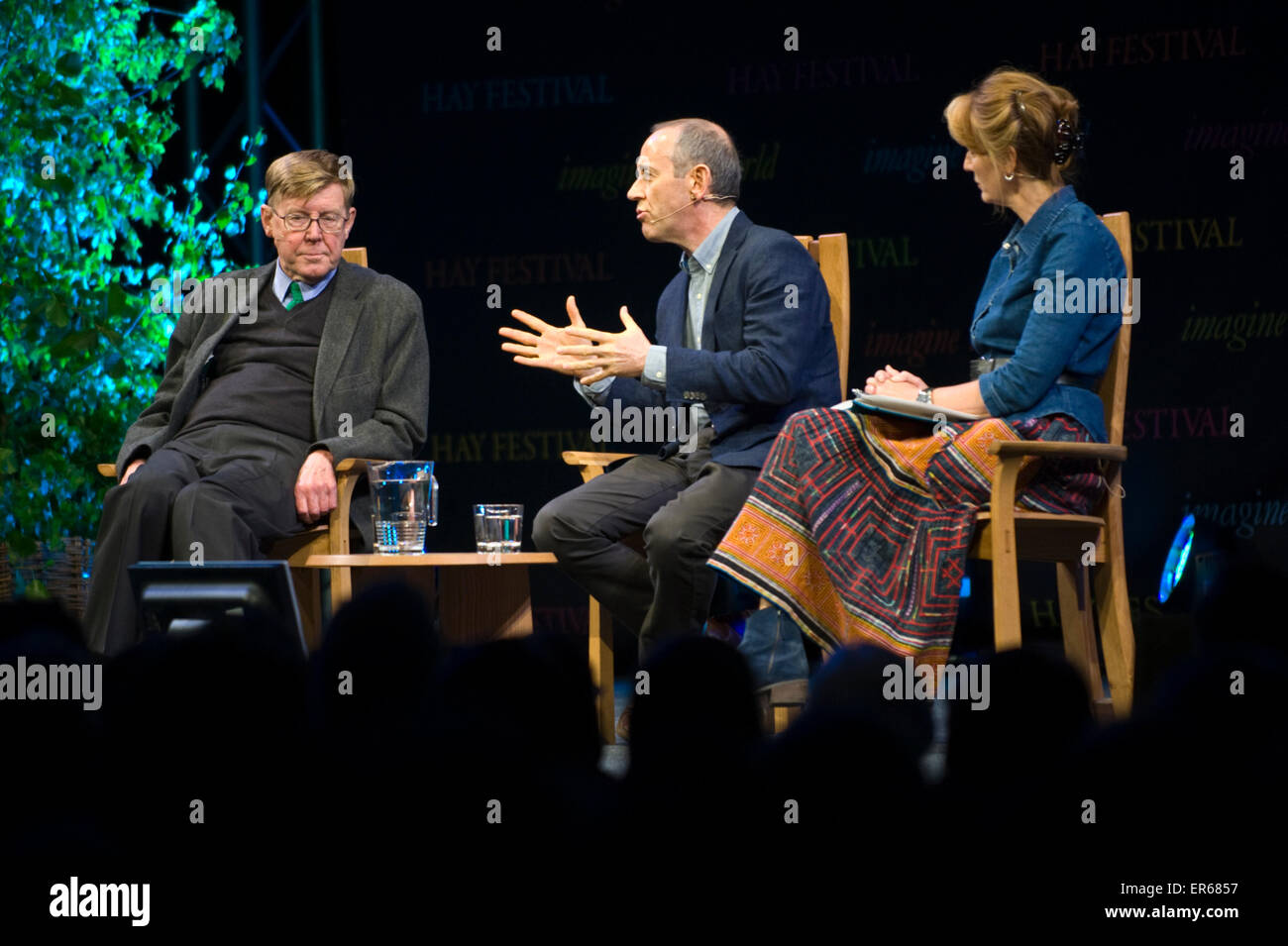 Alan Bennett drammaturgo parlando sul palco a Hay Festival 2015 Foto Stock