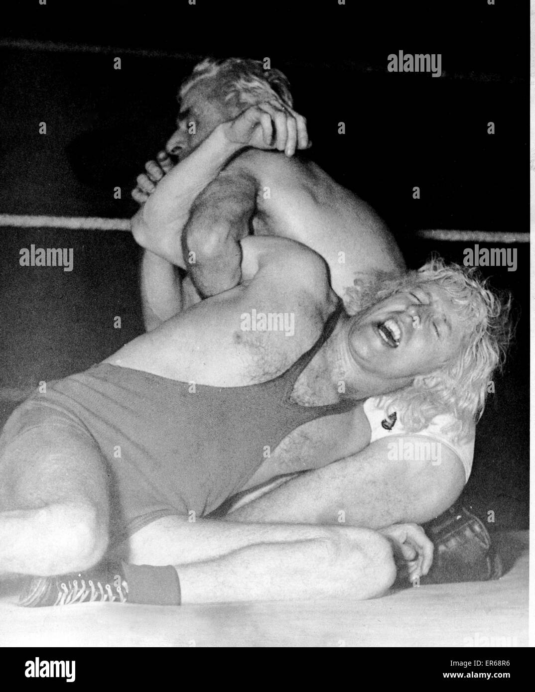 Il mondo di Jimmy Savile - che è il titolo di un film che viene realizzato dalla BBC. Presso la struttura The Devonshire Sporting Club, Broughton, una sequenza è stata filmata di Jimmy il wrestler quando ha incontrato il gentleman Jim Lewis in un otto round contest. Ma per Jimmy si è conclusa nel Foto Stock