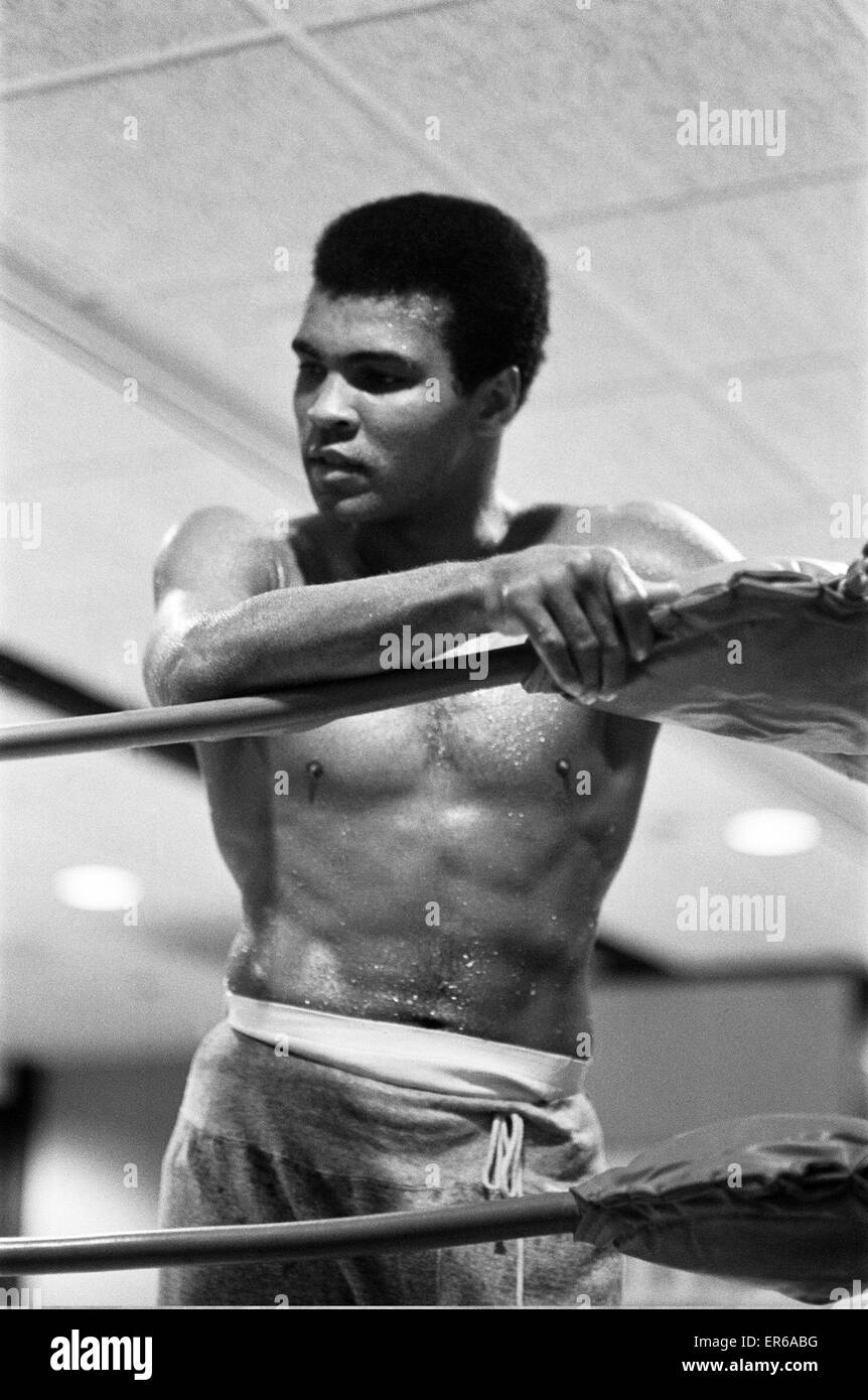 Muhammad Ali prende una pausa dai trainnig in anticipo la sua seconda lotta contro Ken Norton, Ali ha perso il primo combattimento. Il 7 settembre 1973 Foto Stock