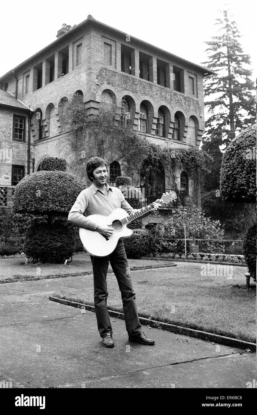 Eric Clapton al suo stile spagnolo home nel Surrey, 23 gennaio 1981. Foto Stock