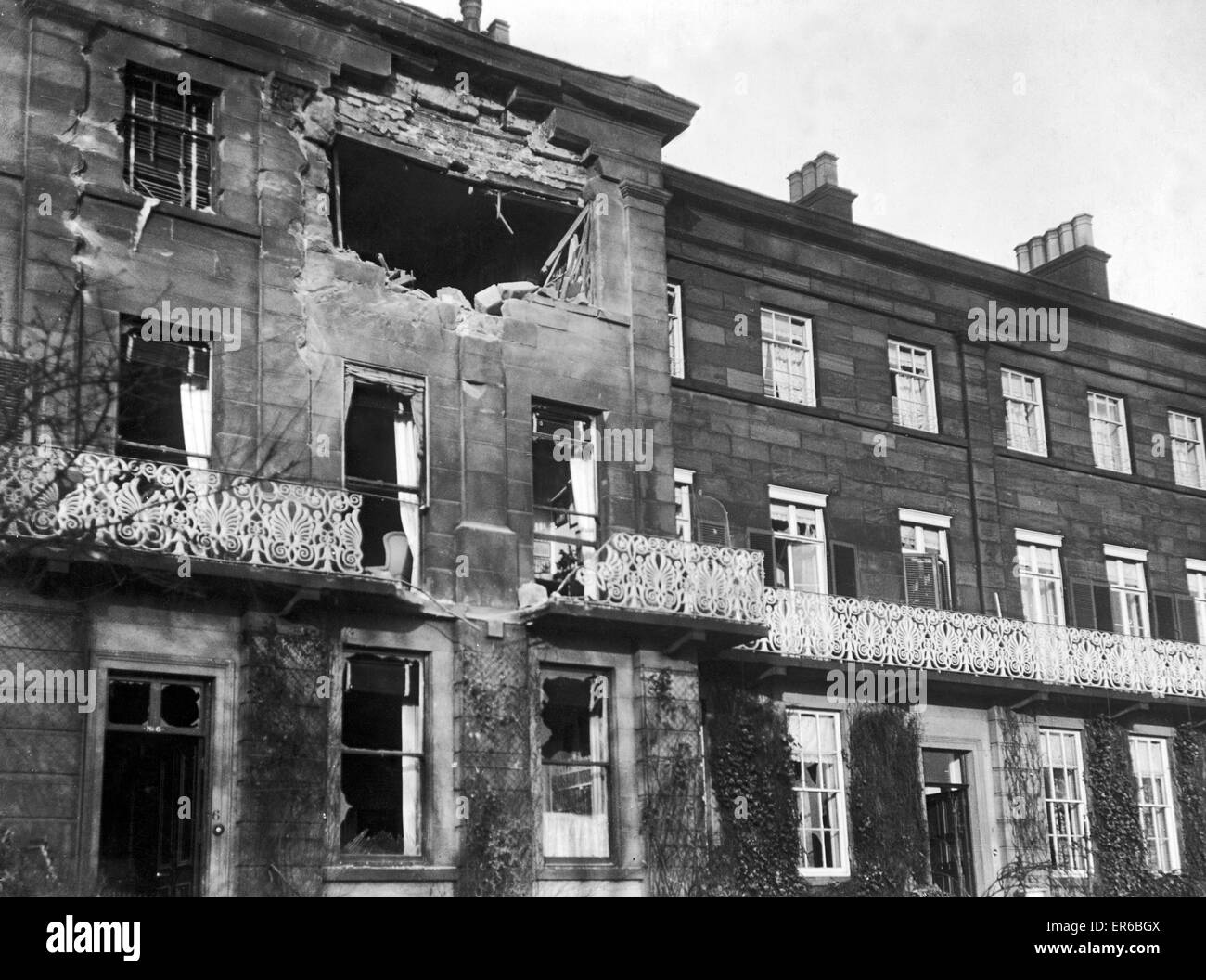 Case in Crescent Scarborough colpita dalla shell tedesco fuoco durante un raid dall'Imperiale Marina militare tedesca sulla costa est 15 Dicembre 1914 Foto Stock