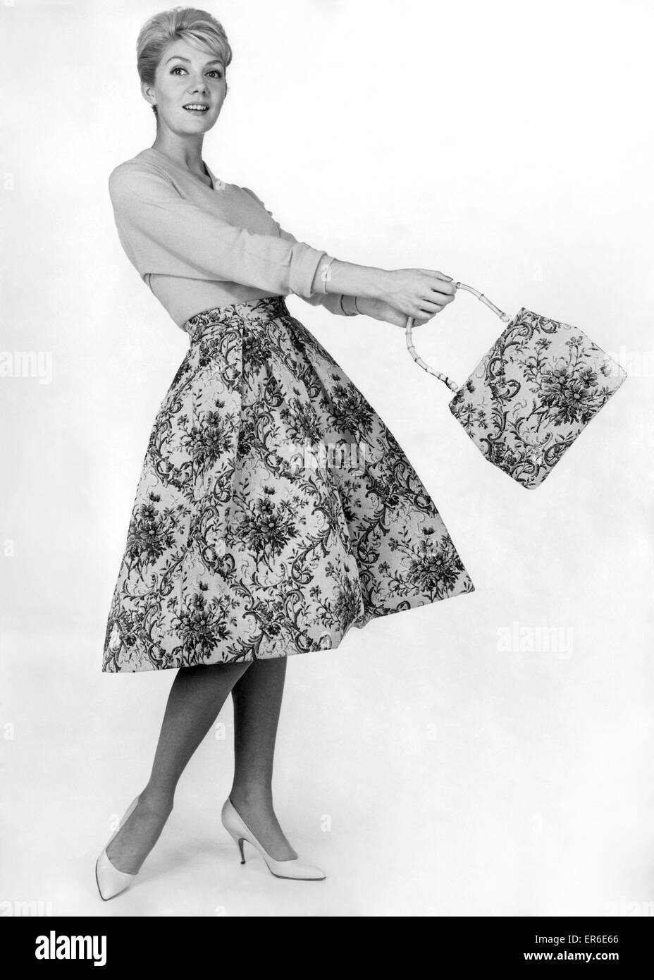 Abbigliamento moda: Agosto 1959 P025302 Foto Stock