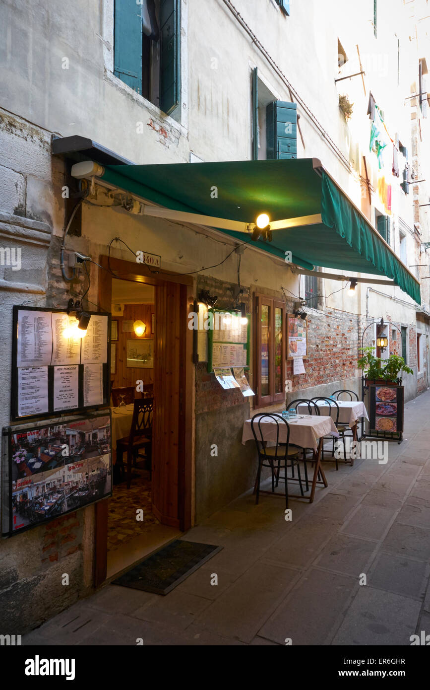 Piccola caffetteria a Venezia, Italia Foto Stock