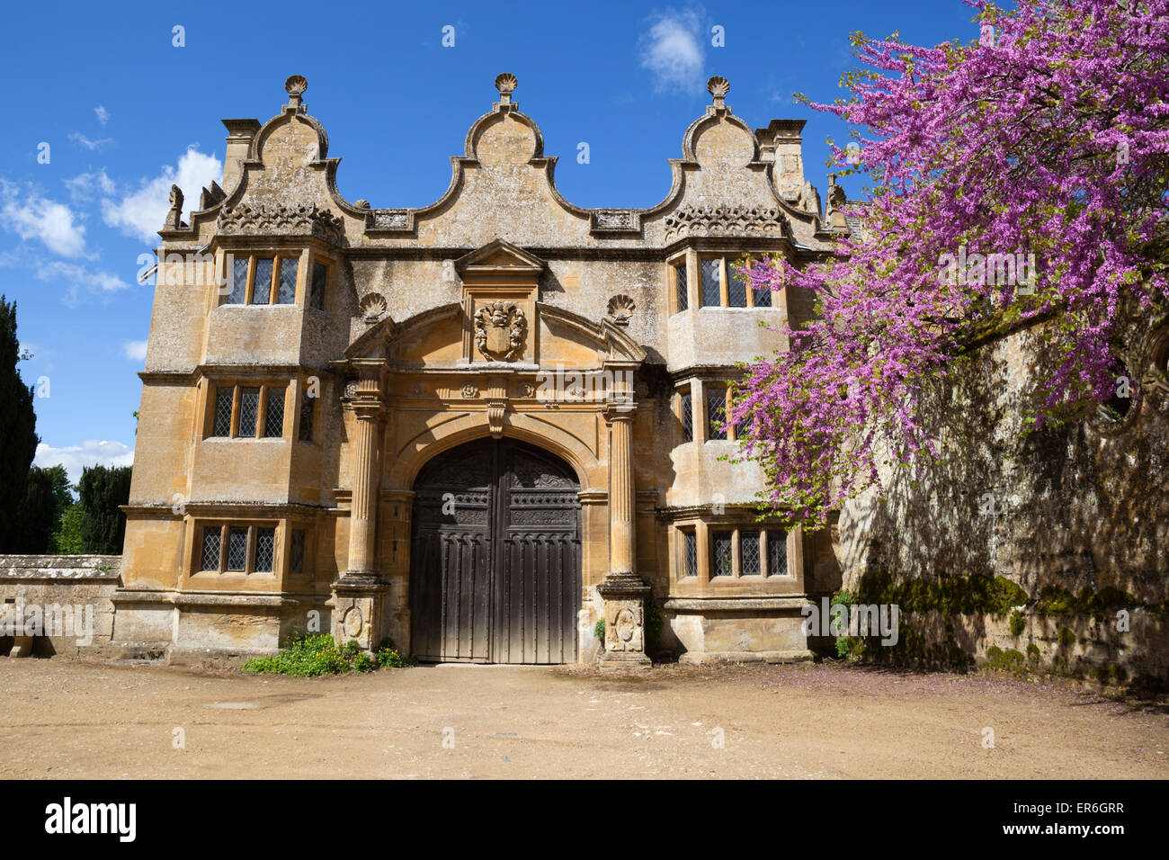 Gatehouse of Stanway House, Stanway, Cotswolds, Gloucestershire, England, Regno Unito, Europa Foto Stock