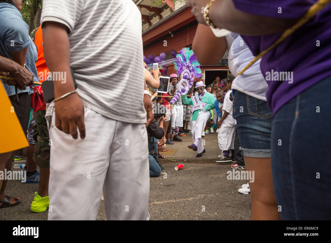 New Orleans, Louisiana - Il Signore divino aiuto sociale e piacere Club la seconda linea parade. Foto Stock