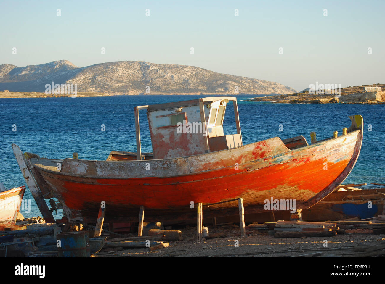 Koufonissi, Grecia. Vecchia barca restauro. Foto Stock