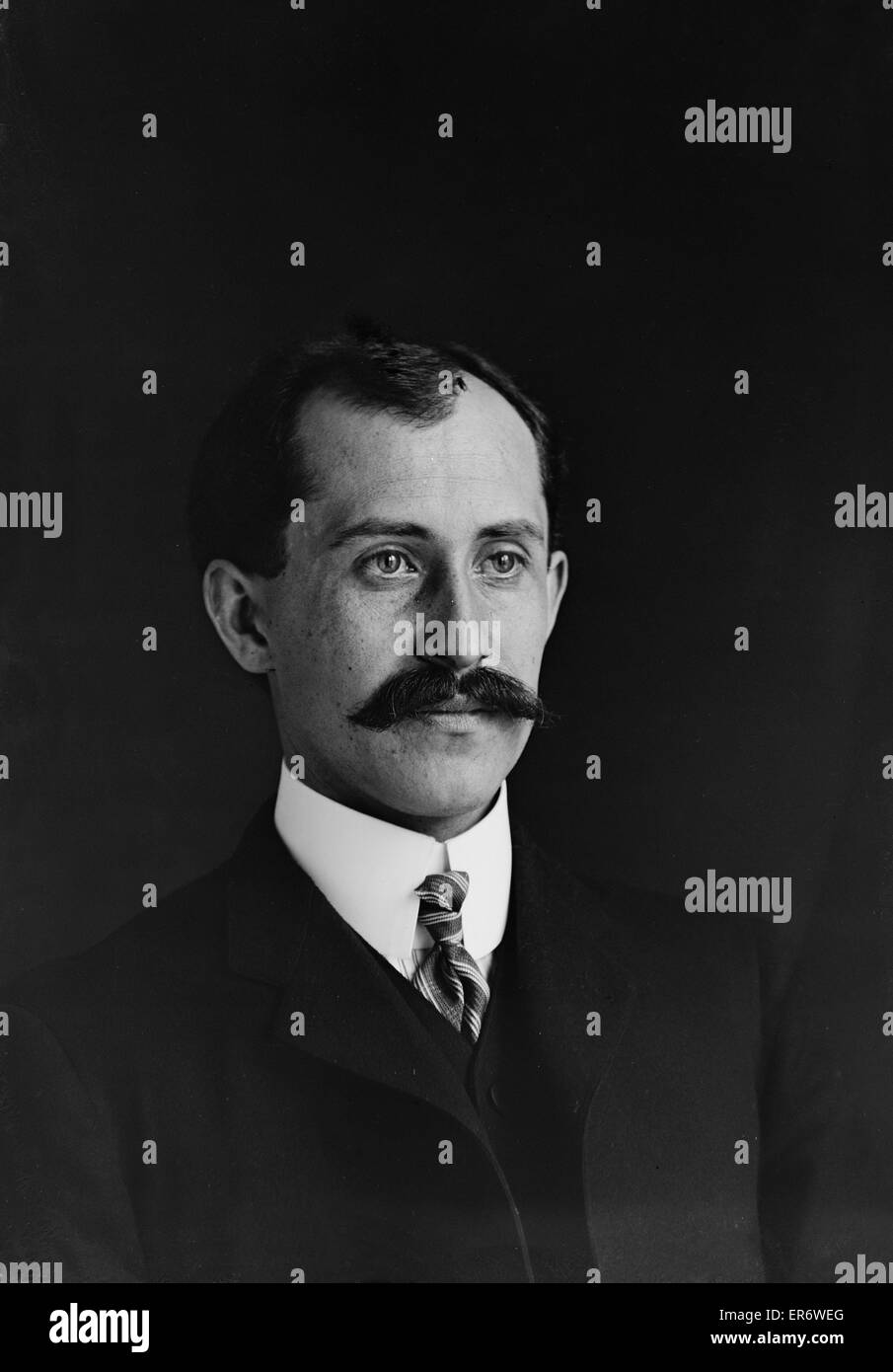 Orville Wright, età 34, la testa e le spalle, con i baffi Foto Stock