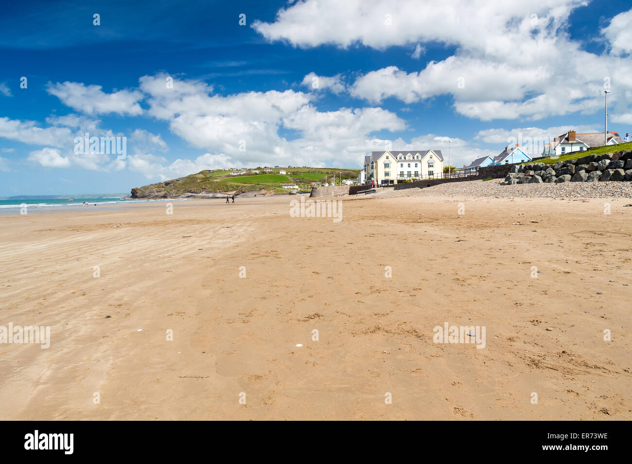 Splendida distesa di sabbia dorata a vasta Oasi Beach Wales UK Europa Foto Stock