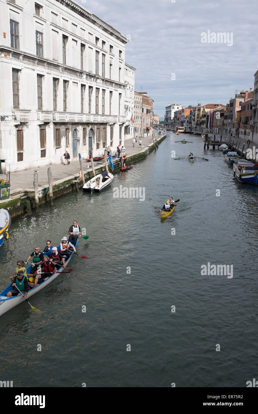 Il Volgalonga, annuale gara di canottaggio a Venezia in Italia. Quarantunesima Volgalonga annuale. Foto Stock
