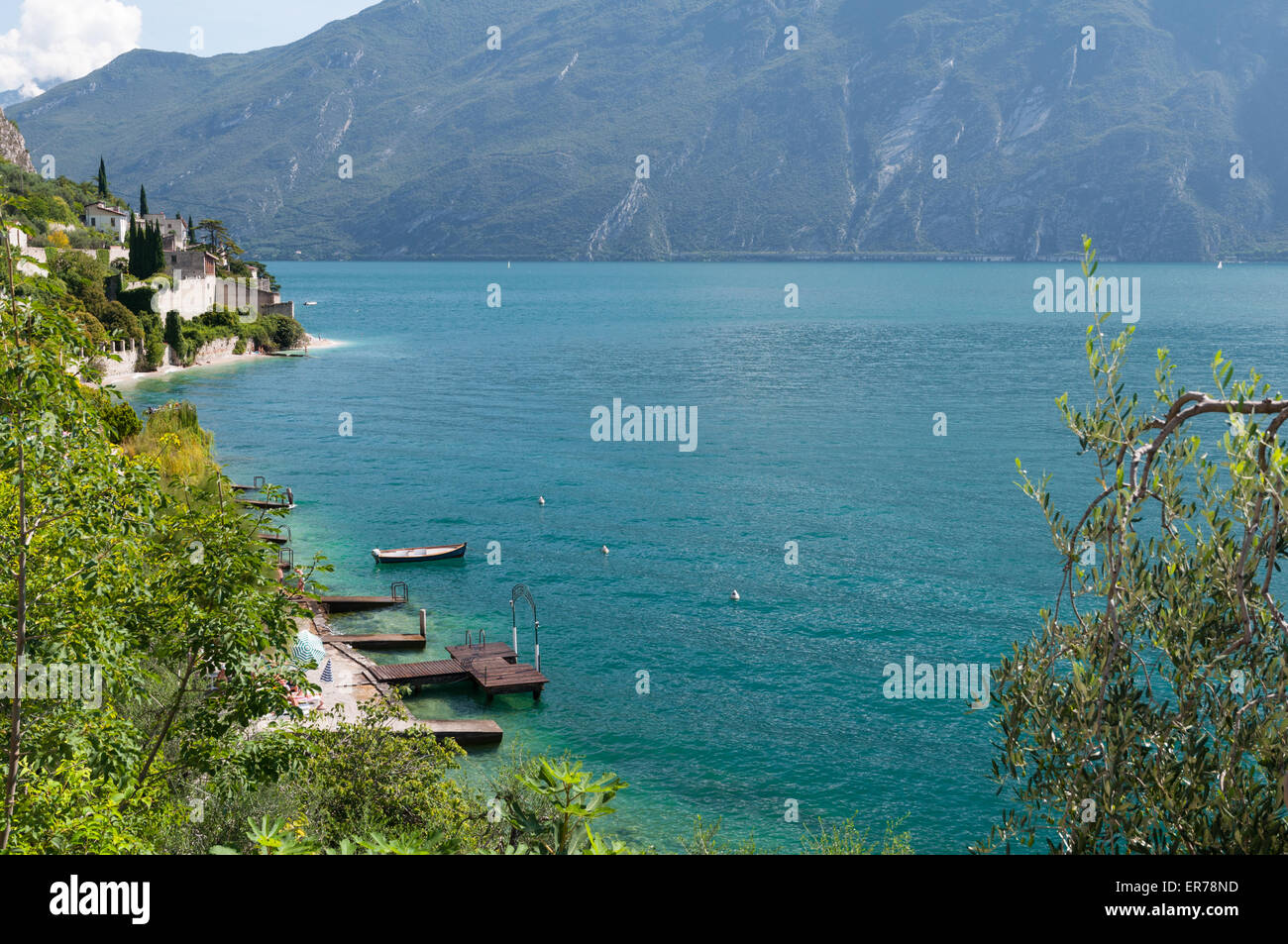 Vista del lago di Garda, dal Limone sul Garda, Brescia, Italia Foto Stock