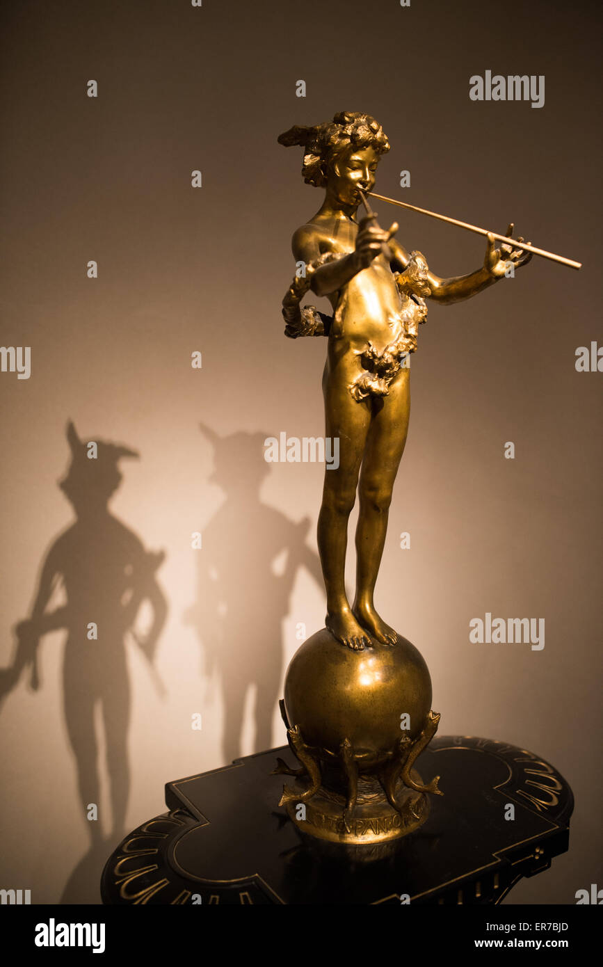 National Gallery of Art Sculpture Washington DC // situata all'estremità orientale del National Mall, la National Gallery of Art ospita importanti collezioni di opere d'arte dal Medioevo ad oggi. Fu fondata privatamente nel 1937. Foto Stock