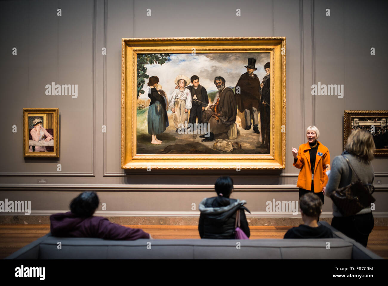 WASHINGTON DC, Stati Uniti — situata all'estremità orientale del National Mall, la National Gallery of Art ospita importanti collezioni di opere d'arte dal Medioevo ad oggi. È stato istituito privatamente nel 1937. La National Gallery of Art è rinomata per la sua collezione di arte europea e americana, che offre una cronologia completa dello sviluppo artistico dal Medioevo ai giorni nostri. Il suo stimato status di museo pubblico gratuito sottolinea il suo significato nazionale e il suo impegno per l'educazione artistica. Foto Stock