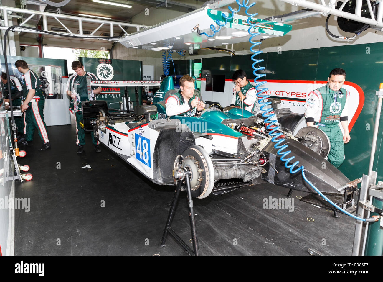 Imola, Italia - 16 Maggio 2015: Oreca 03R - Nissan di Thiriet da Murphy Prototypes Team, pilotato da Nathanael Berthon - Michael Lione - Mark Patterson in azione durante il European Le Mans Series - 4 ore di Imola in AutodromoEnzo& Dino Ferrari il Maggio 16, 2015 inImola, Italia. Foto Stock