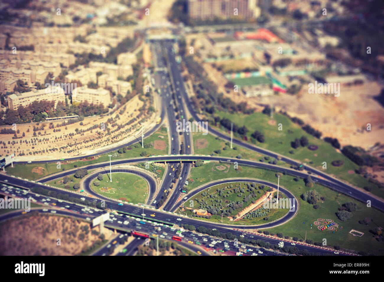 Tilt-shift image di autostrada in città, Teheran, Iran Foto Stock