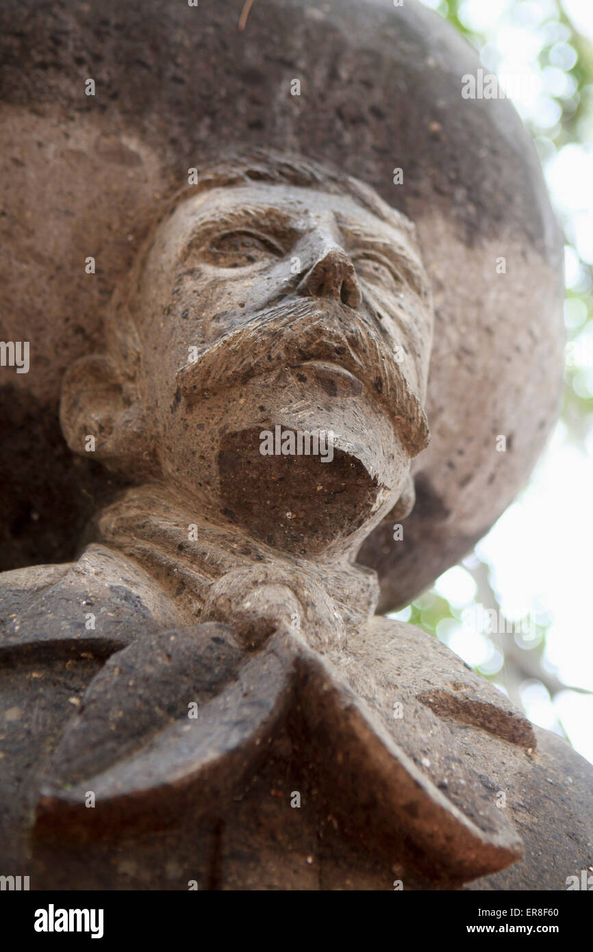 Basso angolo vista di Emiliano Zapata statua Foto Stock Basso angolo vista di Emiliano Zapata statua Foto Stock