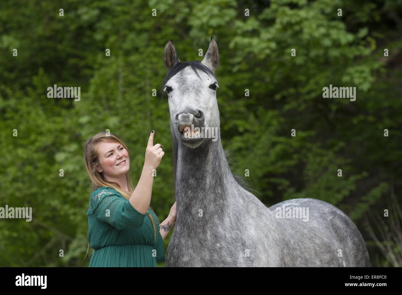 Donna e metà del sangue Foto Stock