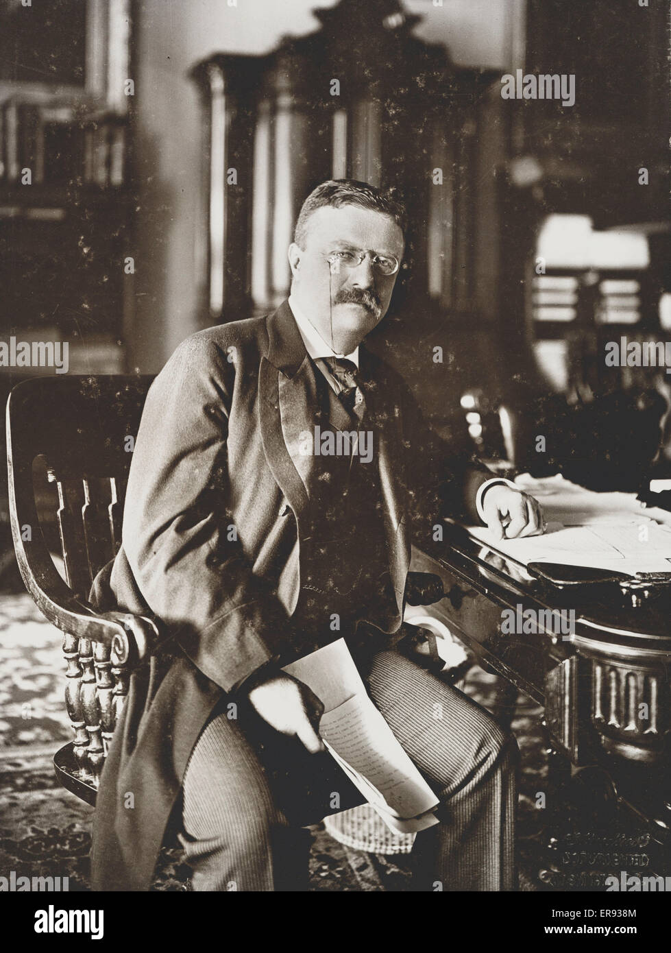 Theodore Roosevelt sedettero al banco, di fronte alla parte anteriore Foto Stock