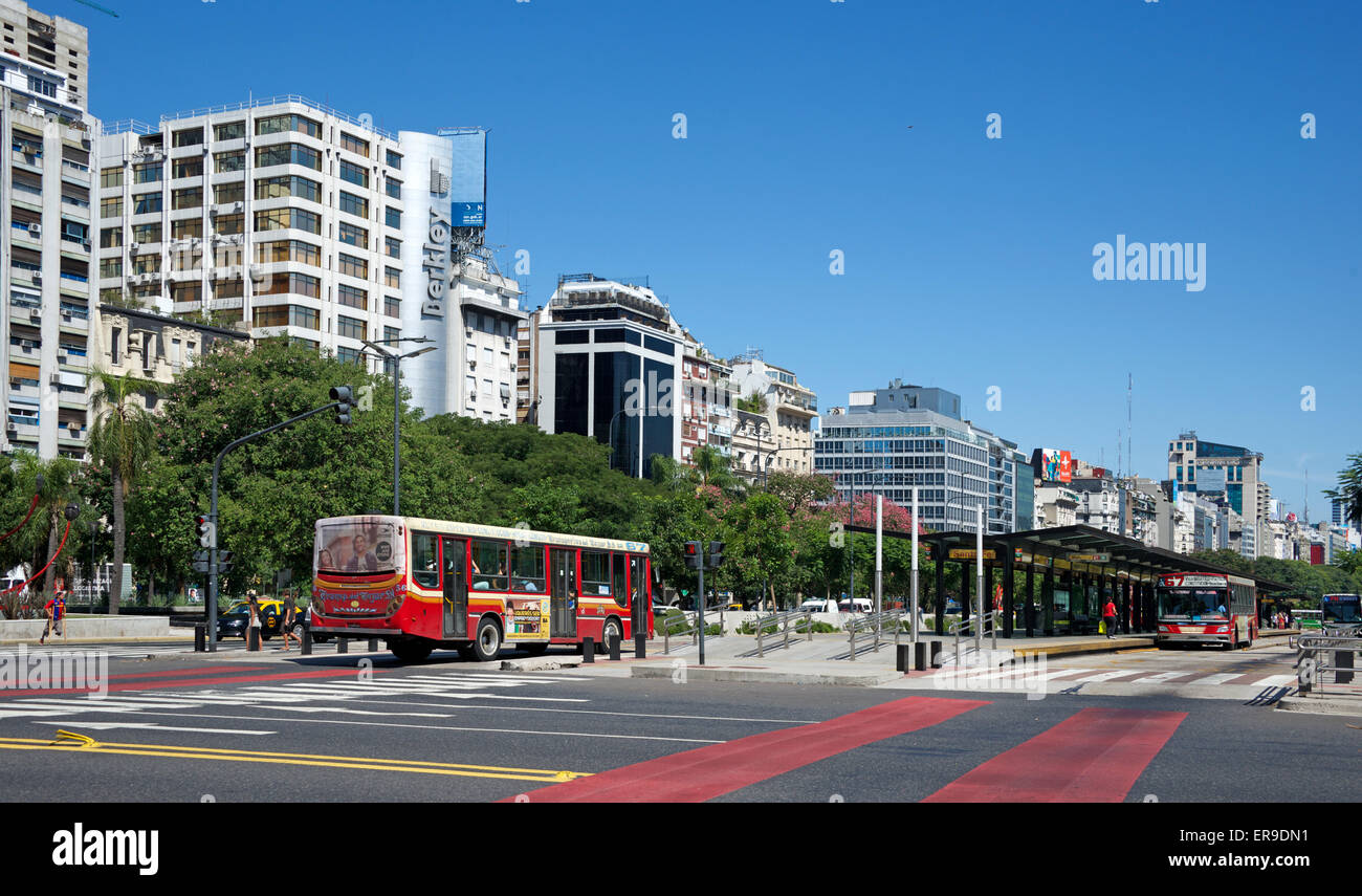 Moderni edifici per uffici Viale 9 Luglio del Retiro Buenos Aires Argentina Foto Stock