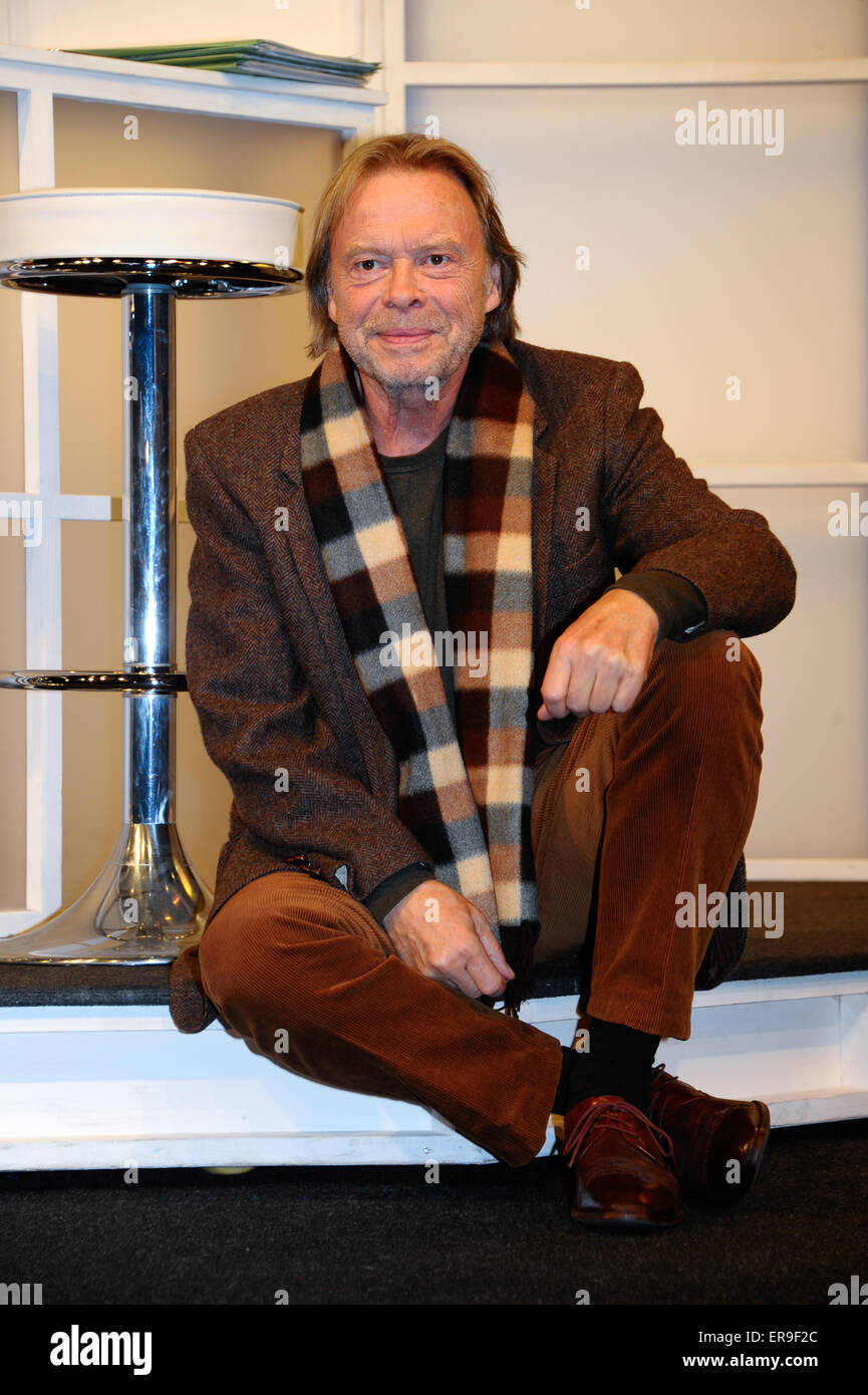 Il cast di 'MEin Freund Harvey ' frequentando il Photocall al 'kleinen Komoedie' alla Bayerischen Hof. Dotato di: Volker Lechtenbrink dove: Monaco di Baviera, Germania Quando: 24 Nov 2014 Credit: Franco Gulotta/WENN.com Foto Stock