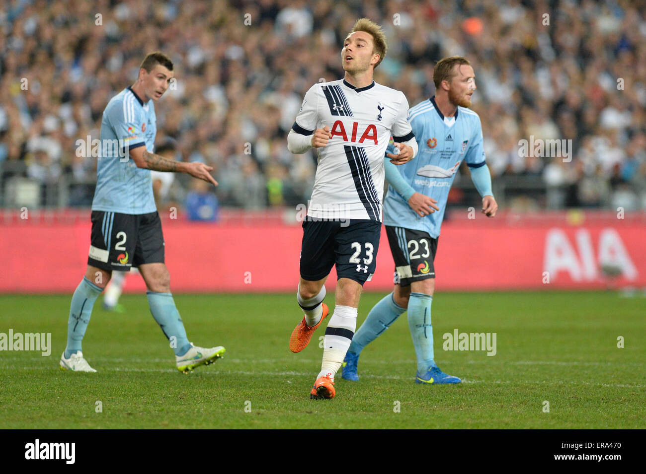 Sydney, Australia. Il 30 maggio 2015. Tottenham Hotspurs post-tour stagione amichevole di calcio. Sydney FC versus Tottenham Hotspur FC. Centrocampista spinge Christian Eriksen mette il suo tiro ampia. Speroni ha vinto il gioco 1-0. Credito: Azione Sport Plus/Alamy Live News Foto Stock