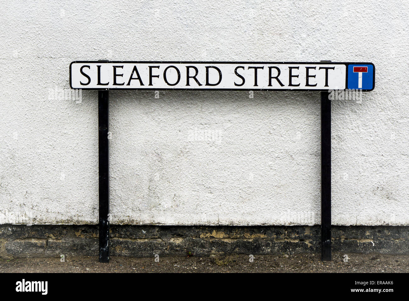 'Sleaford Street' British cartello stradale contro la parete a spiovente Foto Stock