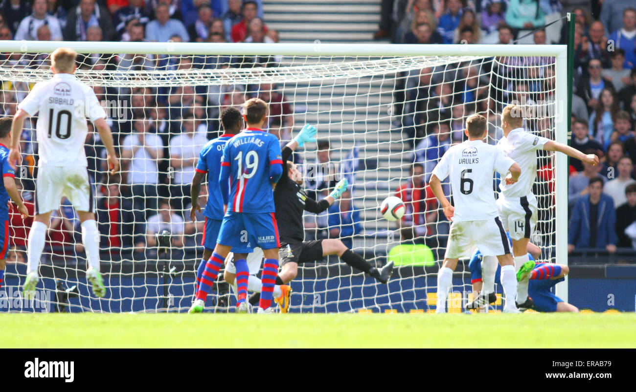 Glasgow, Scozia. Il 30 maggio 2015. Coppa scozzese finale. Falkirk versus Inverness CT. Peter Grant equalizzata per Falkirk Credito: Azione Sport Plus/Alamy Live News Foto Stock