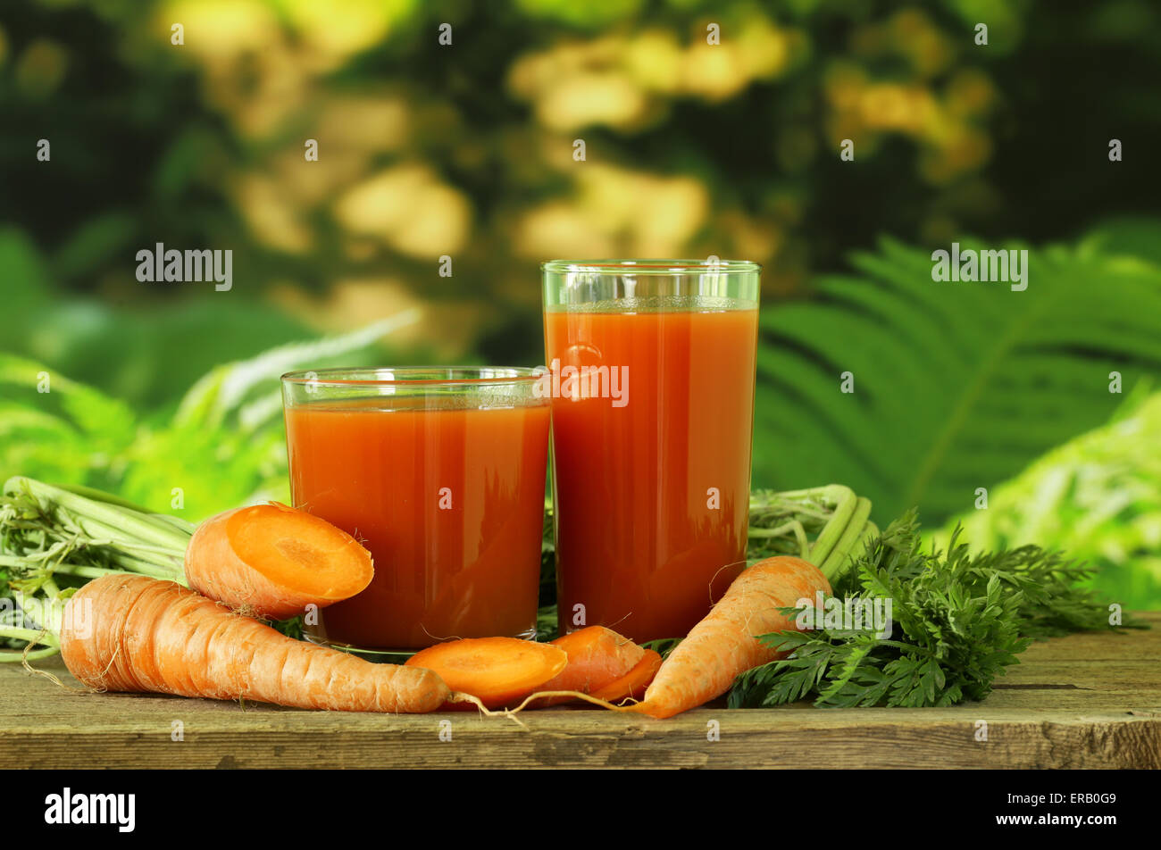Organici naturali carota succo di frutta fresco - cibo sano Foto Stock
