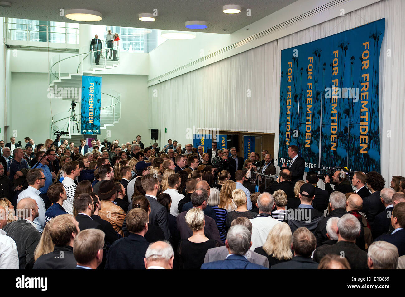 Copenhagen, Danimarca, 31 maggio 2015: i liberali del partito sostenitori a Copenaghen in occasione di una riunione presso Scandic Crown Plaza. Al podio (R) è il liberale del presidente, il sig. Lars Loekke Rasmussen parlando Credit: OJPHOTOS/Alamy Live News Foto Stock