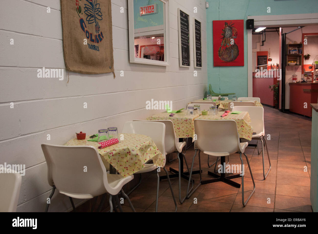 Area ristorante per la prima colazione o il pranzo menu che si trova in un luogo di mercato. Foto Stock