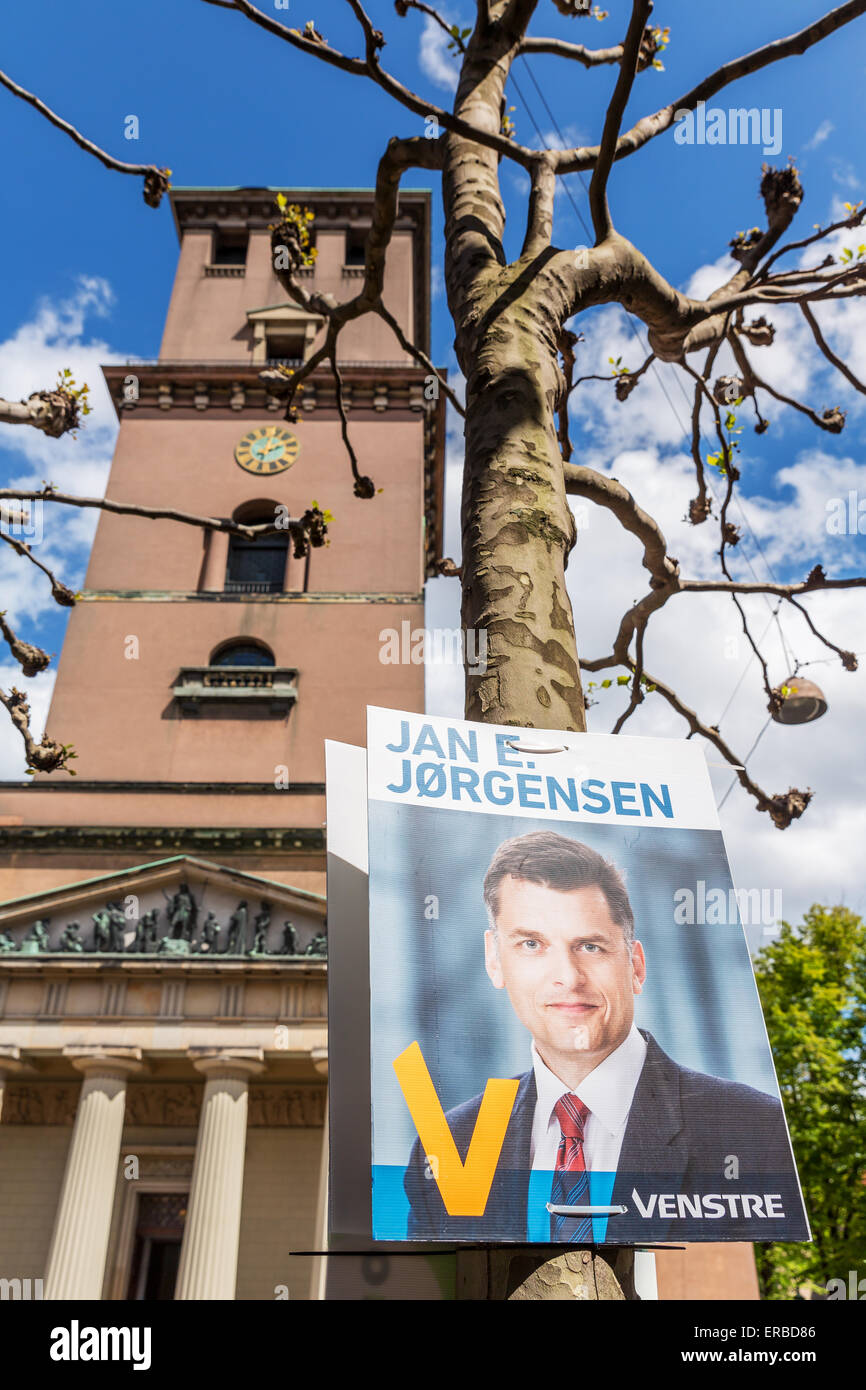 Elezione poster di promozione Jan E. Jørgensen di fronte alla chiesa di Nostra Signora, Copenhagen, Danimarca Foto Stock
