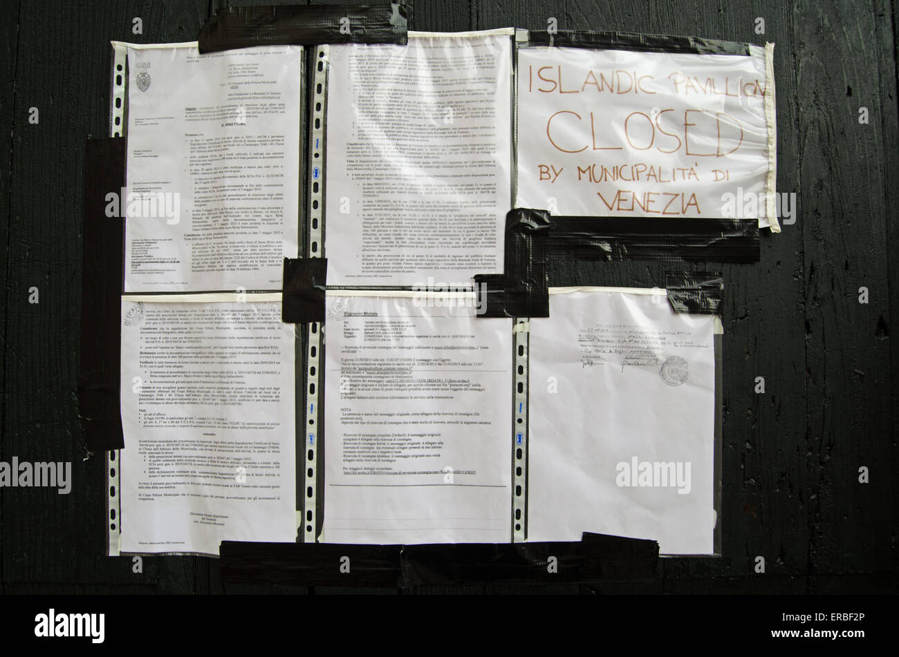 Venezia, Italia - 26 Maggio 2015: comunicazioni ufficiali forzare la chiusura del padiglione Islanda alla Biennale di Venezia mostra d'arte. Foto Stock
