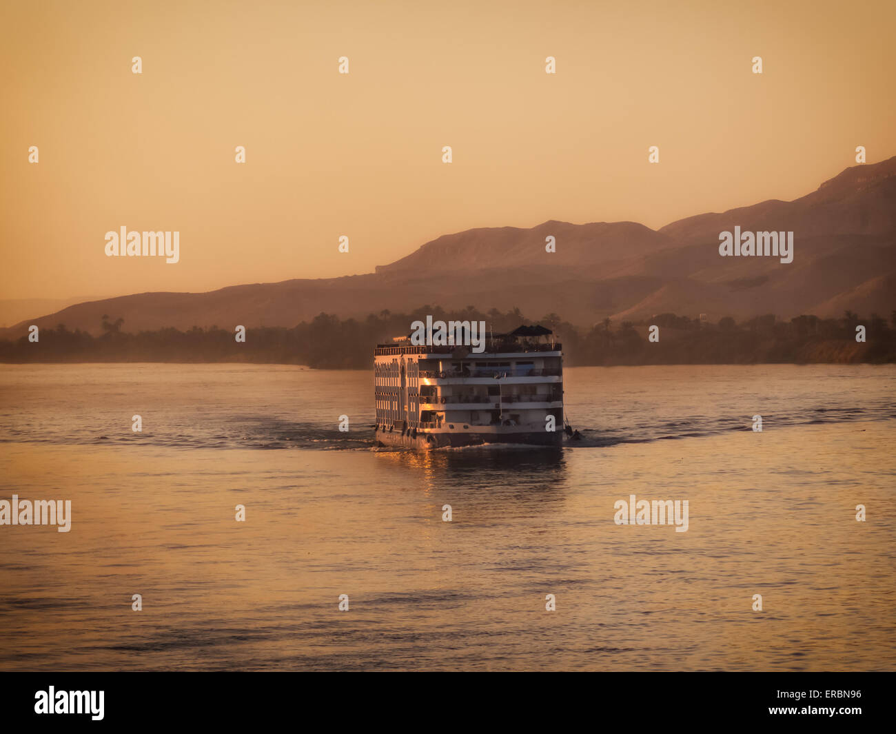 Un fiume Nilo barca crociera sul Nilo in Egitto Foto Stock