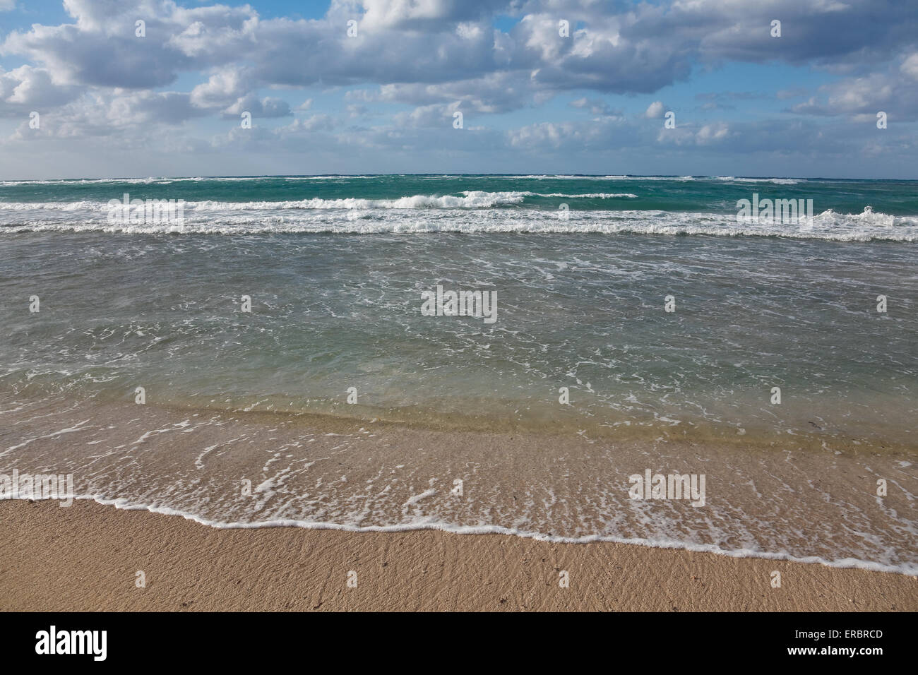 Caraibi seascape - dolce rinuncia a toccare la spiaggia, Jibacoa, Cuba Foto Stock
