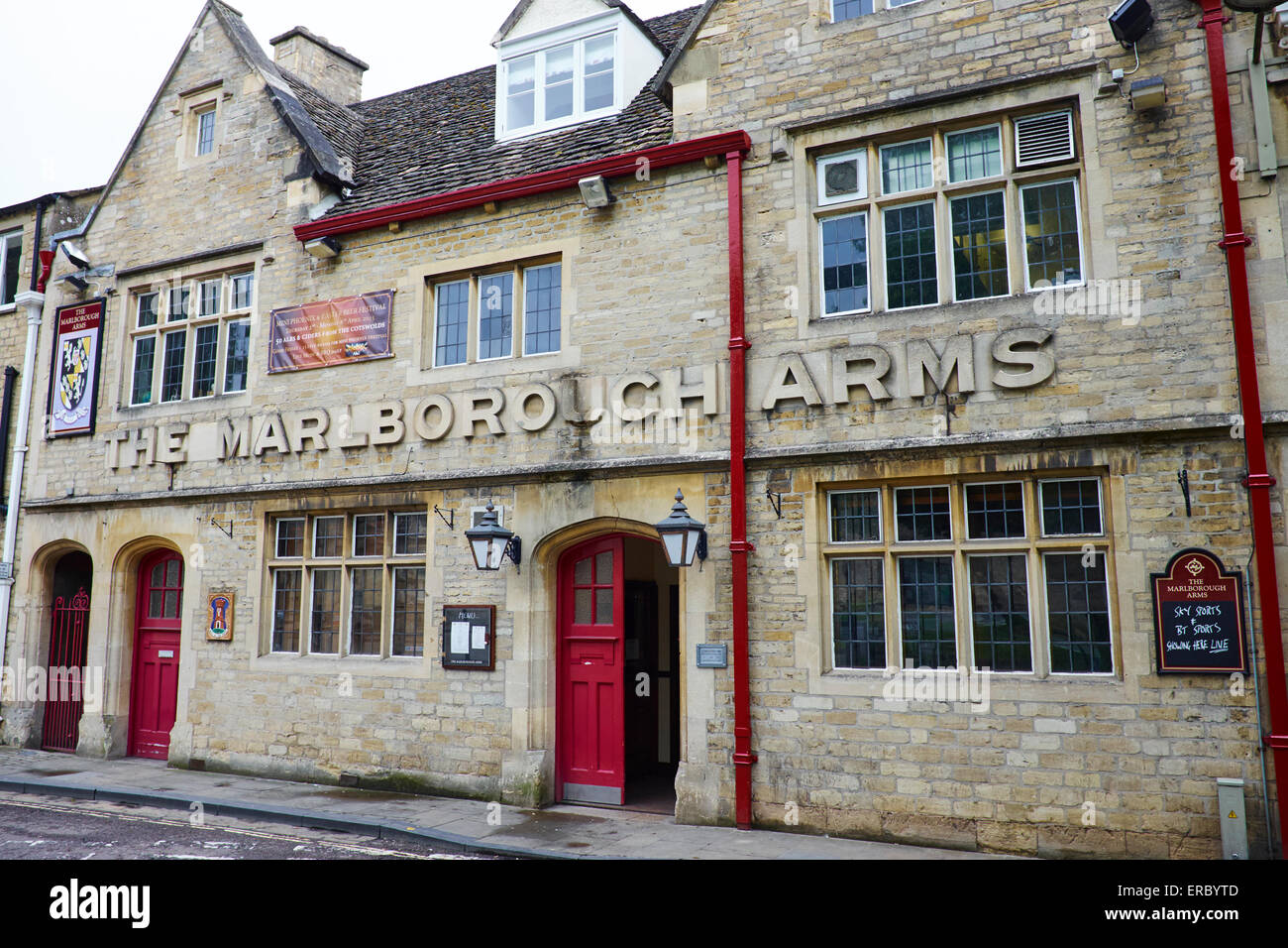Il Marlborough Arms Sheep Street Cirencester Gloucestershire REGNO UNITO Foto Stock