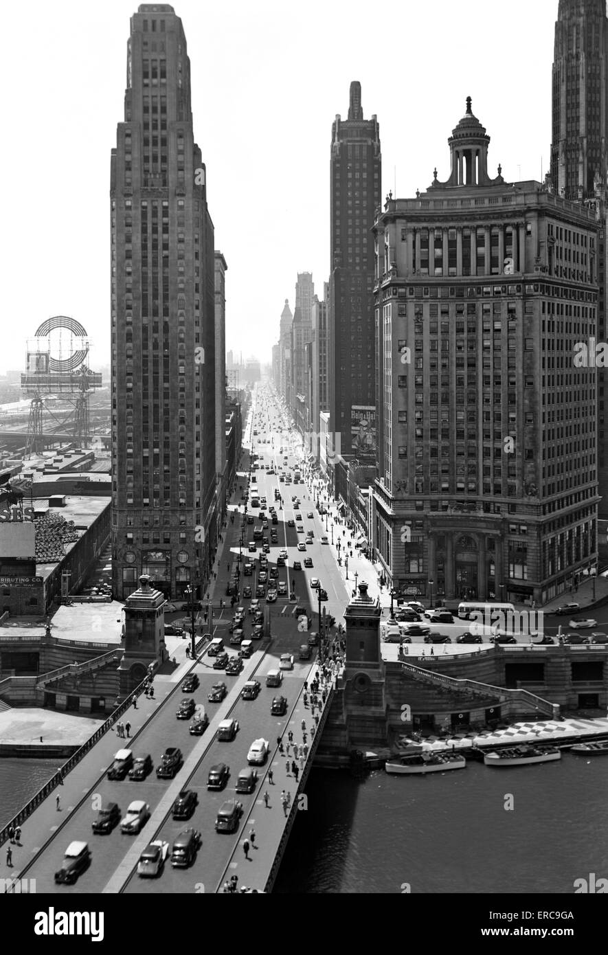 1940s skyline del centro Michigan Avenue Chicago ILLINOIS USA Foto Stock