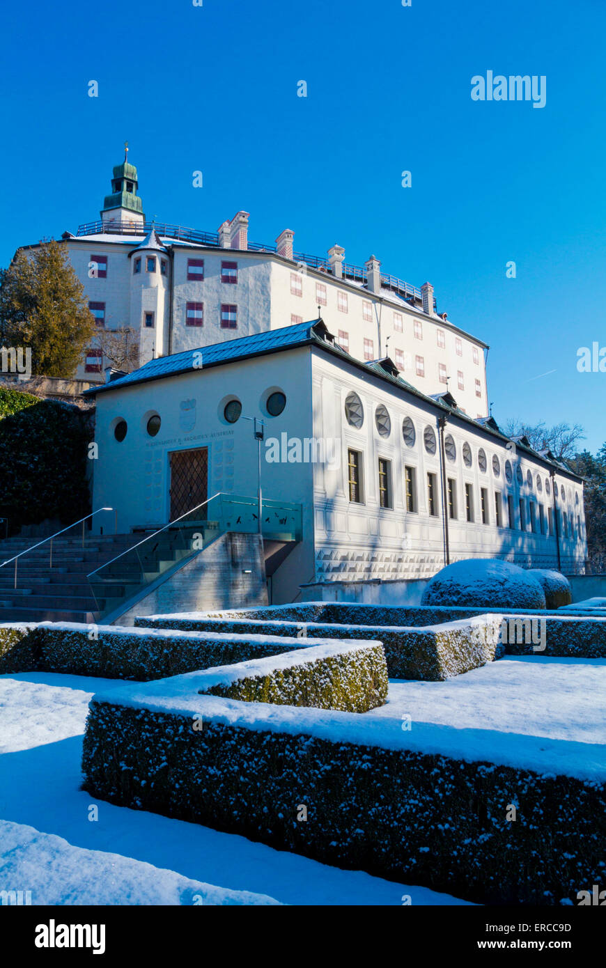 Schloss Ambras, castello, alloggiamento arte e armor museum, Innsbruck, Valle Inn, Tirolo, Austria Foto Stock