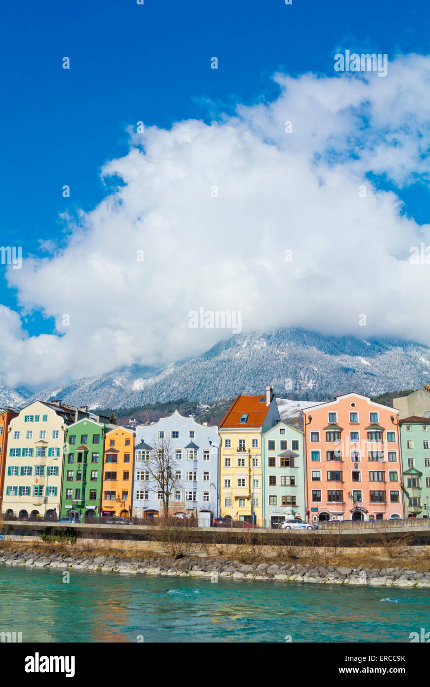 Case residenziali, Inn riverside, Mariahilf district, Innsbruck, Valle Inn, Tirolo, Austria Foto Stock