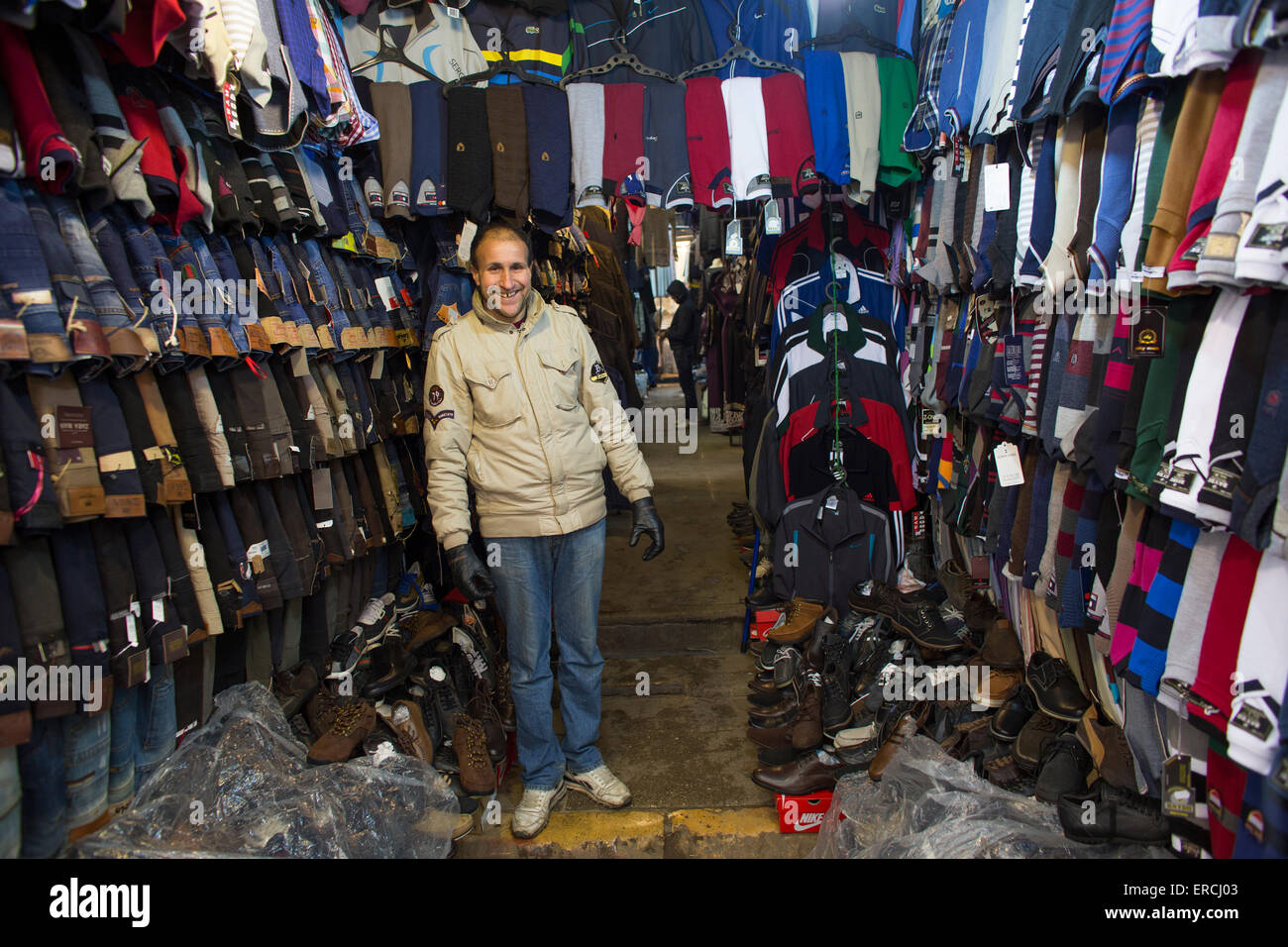 Mercato di vestiti ad Algeri, Algeria Foto Stock