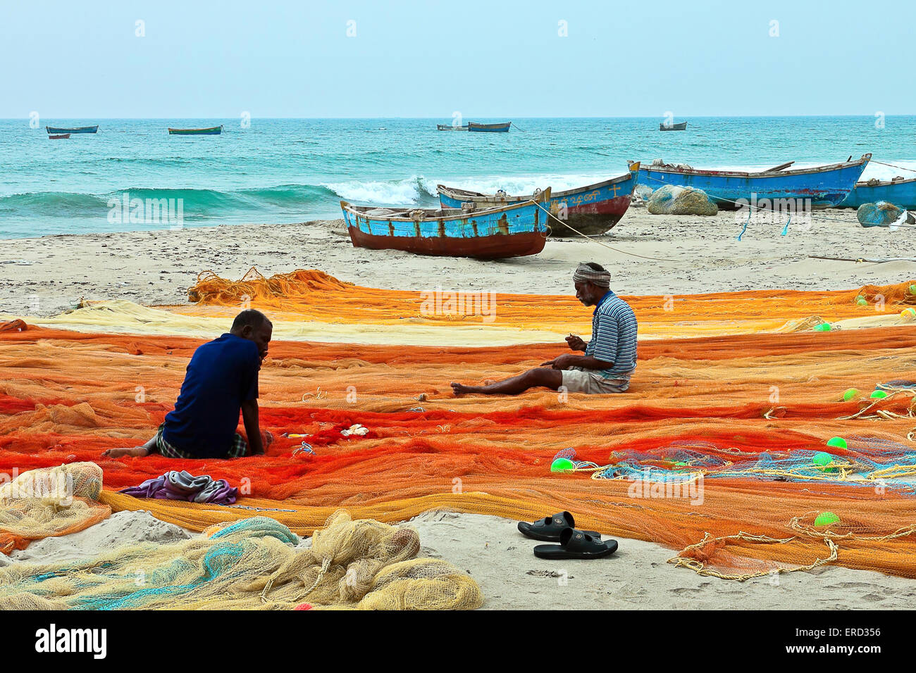 I pescatori al lavoro a Dhanushkodi,Tamil Nadu, nell India meridionale Foto Stock