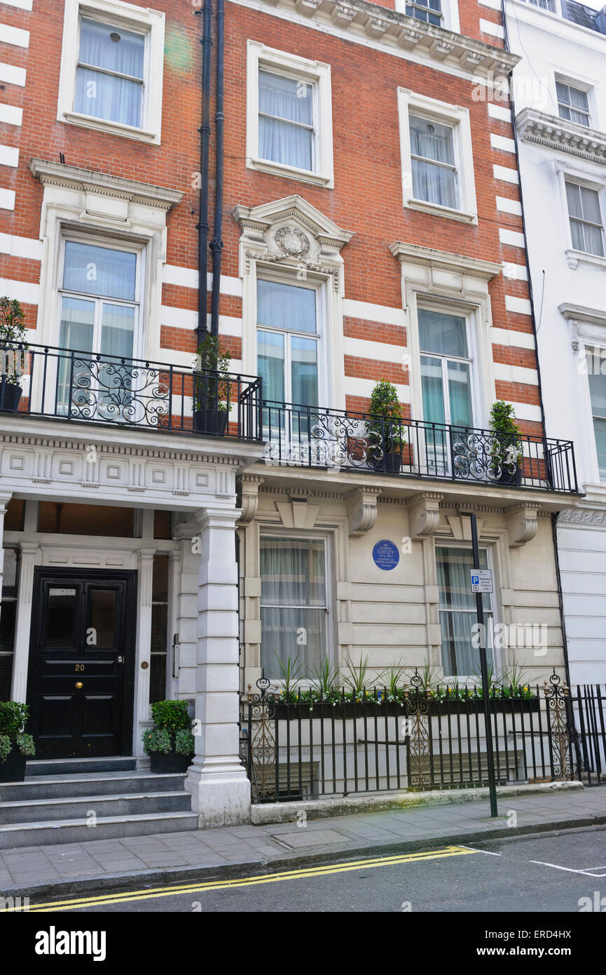 Un blu una lapide commemorativa di sir George Cayley, scienziato al di fuori della casa ha vissuto a Londra, Inghilterra, Regno Unito. Foto Stock