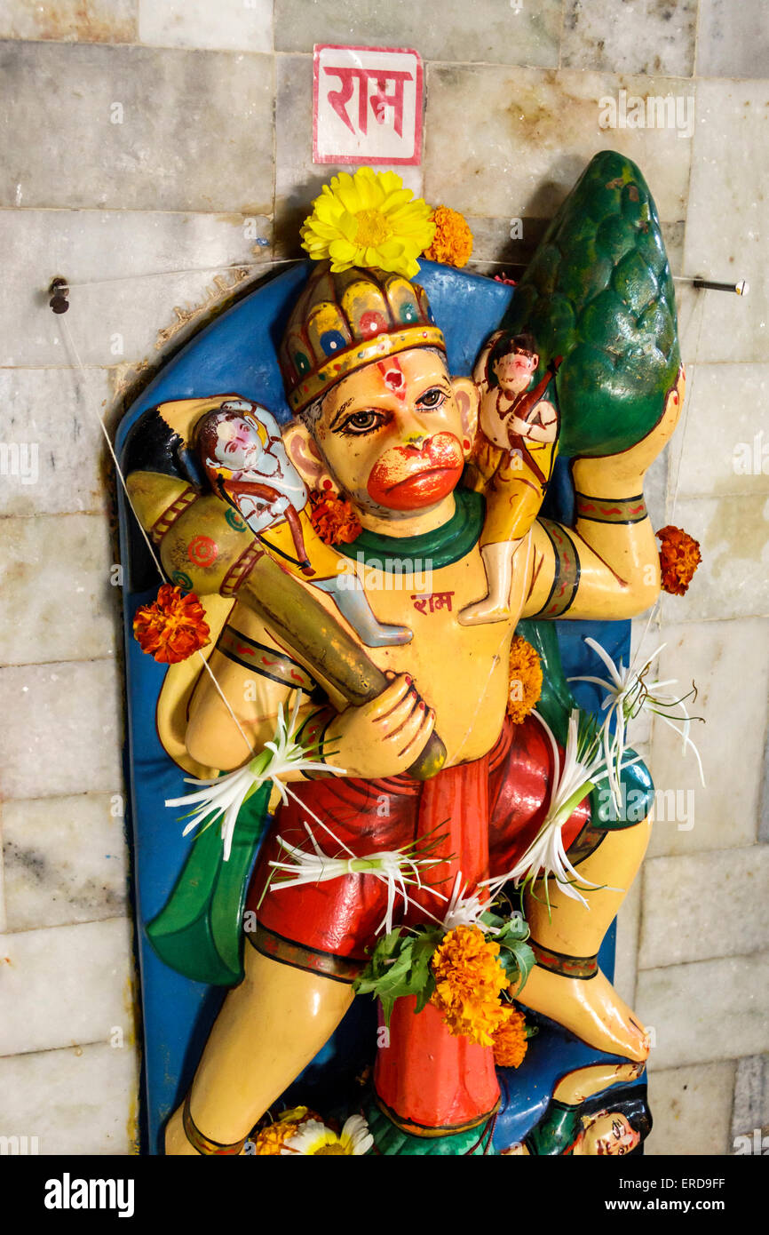 Mumbai India,Lower Parel,Sitaram Jadhav Marg,Road,Jai Hanuman Mandir Temple,Hanuman Hindu Jain god,bindi,India150301078 Foto Stock