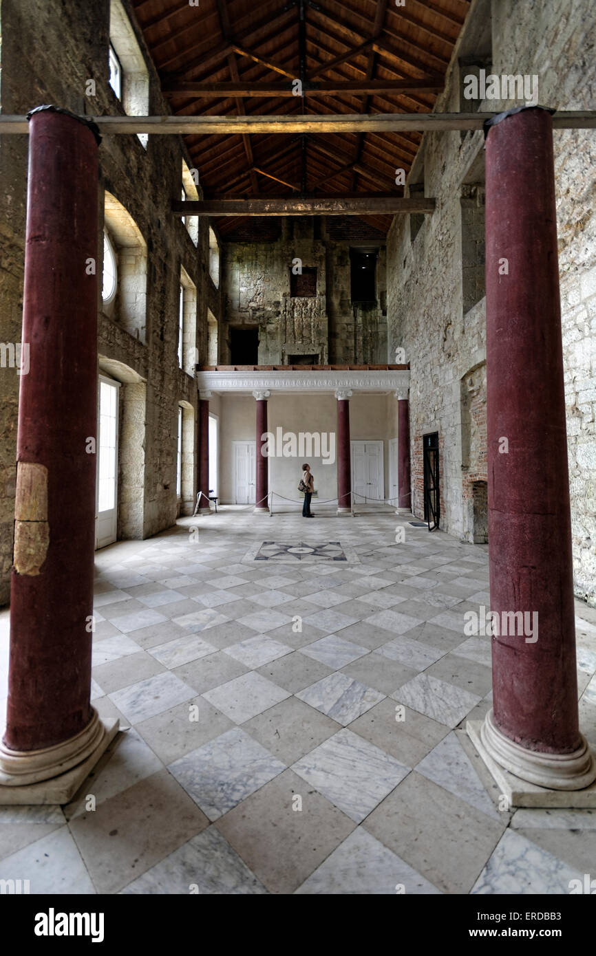 Appuldurcombe House è ora un guscio deserte, il mansion lungo abbandonato ma ora curata dalla tradizione inglese. Foto Stock