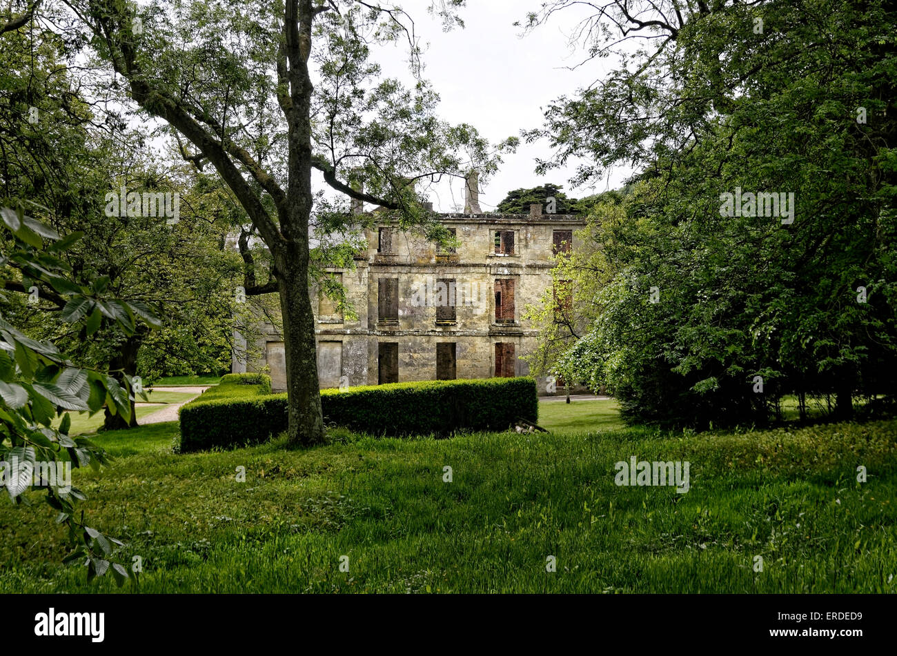 Appuldurcombe House è ora un guscio deserte, il mansion lungo abbandonato ma ora curata dalla tradizione inglese. Foto Stock