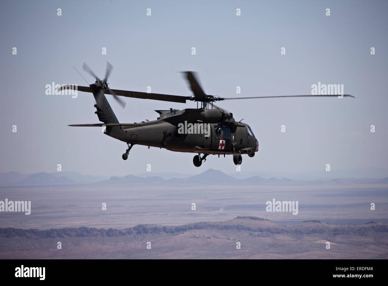 UH-60 Black Hawk decolla dopo il rifornimento di carburante in Nuovo Messico. Foto Stock