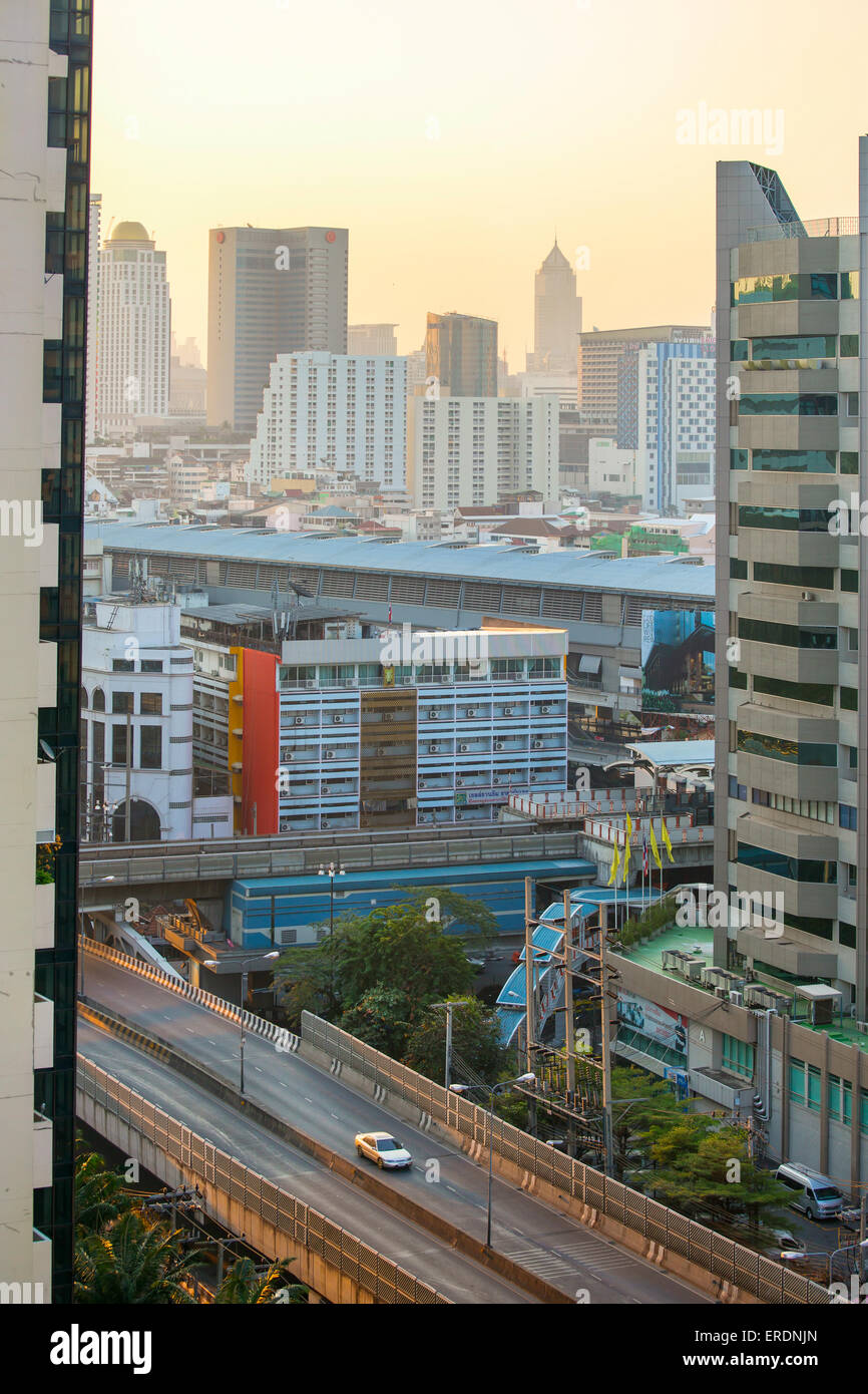 Il paesaggio della città di Bangkok vista sunrise Foto Stock
