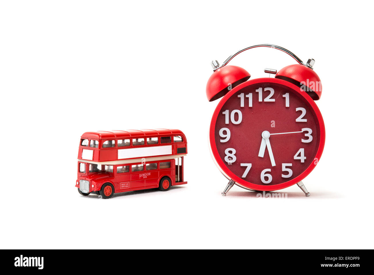 Un retrò orologio sveglia con un bus rosso Foto Stock