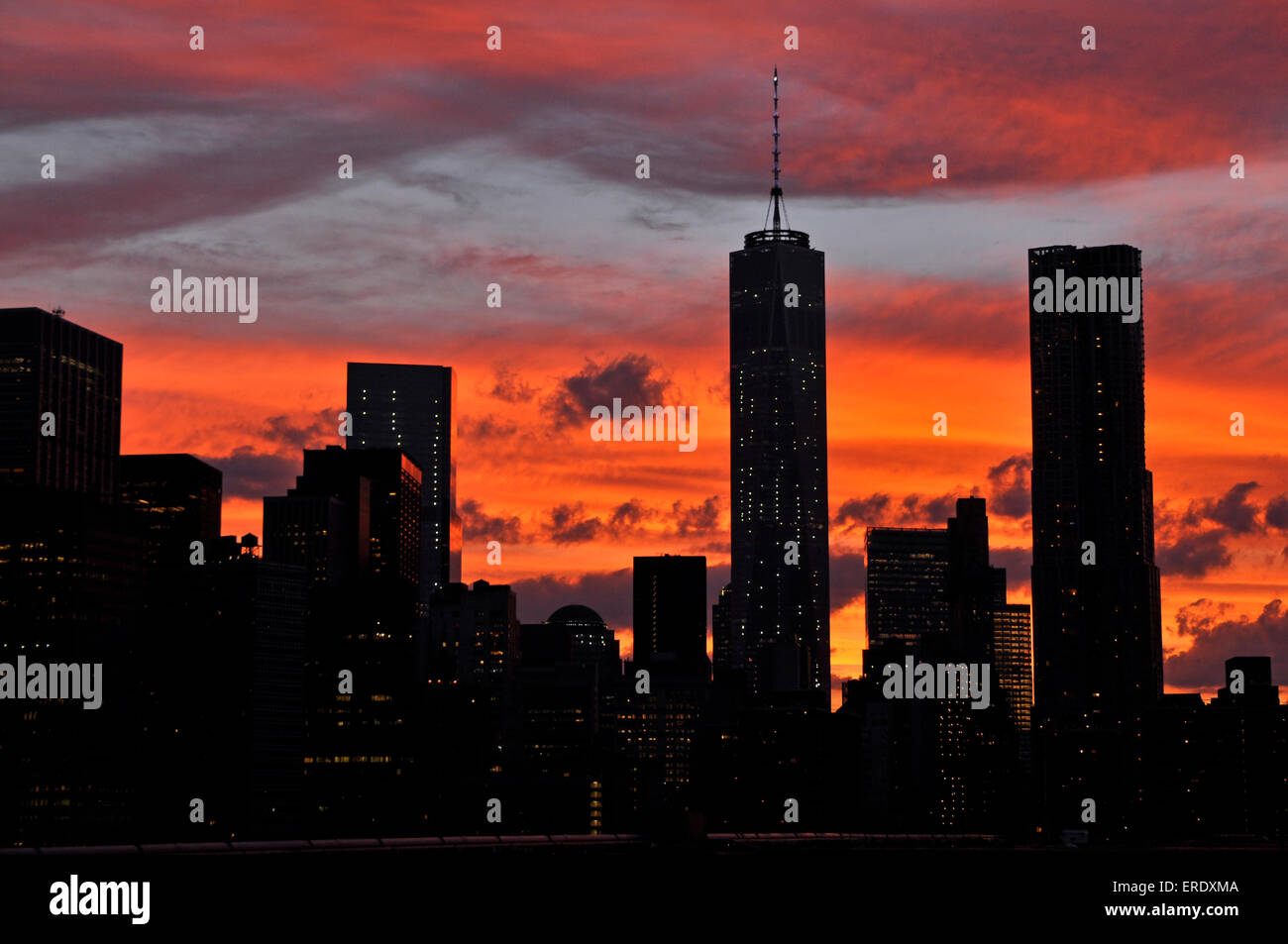 Freedom Tower, One World Trade Center e la Skyline di Manhattan al tramonto, Manhattan, New York, New York, Stati Uniti d'America Foto Stock
