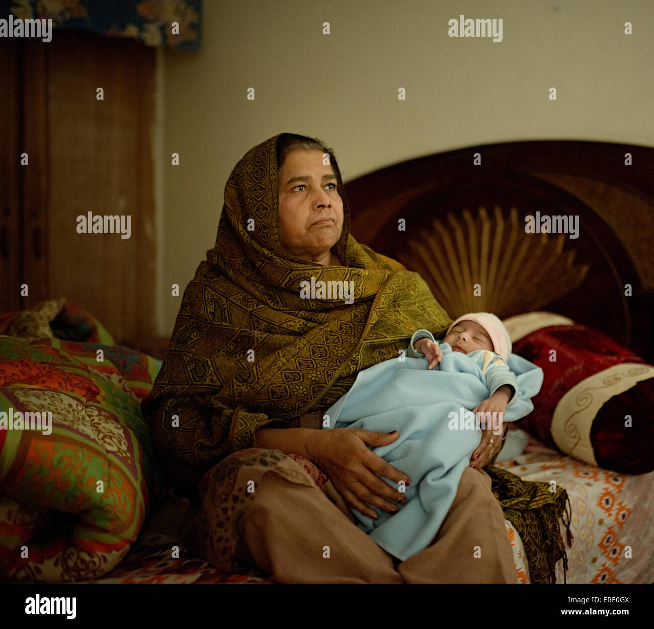 Nonna holding baby nipote Foto Stock