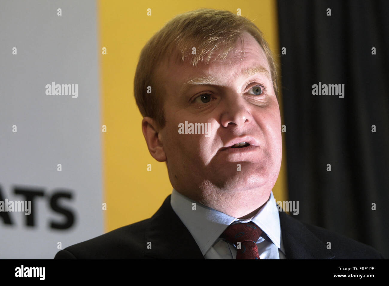 Il leader del Partito europeo dei liberali democratici, Charles Kennedy MP, parlando a un briefing con la stampa organizzato a Edimburgo. Kennedy è stato eletto alla Camera dei Comuni nel 1983 e servita fino a perdere la sua sede nel 2015 elezioni generali britanniche, che serve come leader del suo partito da 1999-2006. Kennedy è morto nella sua casa in Scozia il 1 giugno, 2015. Foto Stock